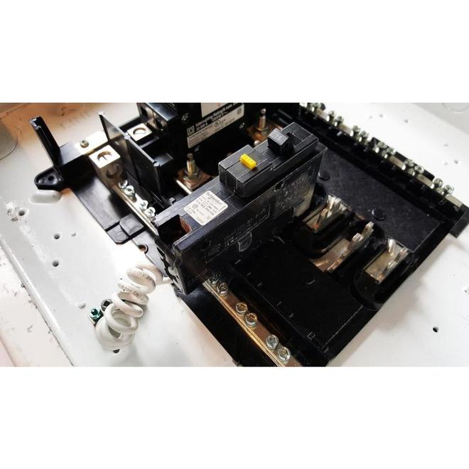 Homeline CHOM GFI 15Amp Single Pole Ground Fault PlugOn Circuit