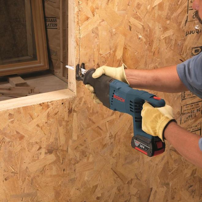 Bosch 18-V 1/8-in D-Handle Cordless Reciprocating Saw 2700 SPM Variable  Speed Battery Not Included CRS180B Réno-Dépôt