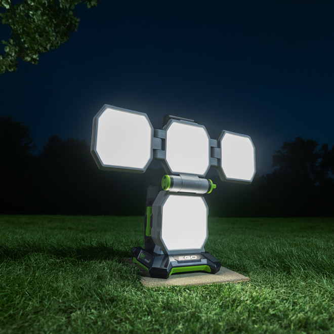 Lumière de travail Kobalt 24 V Max, 700 lumens, sans fil, bleue et noire  sans batterie