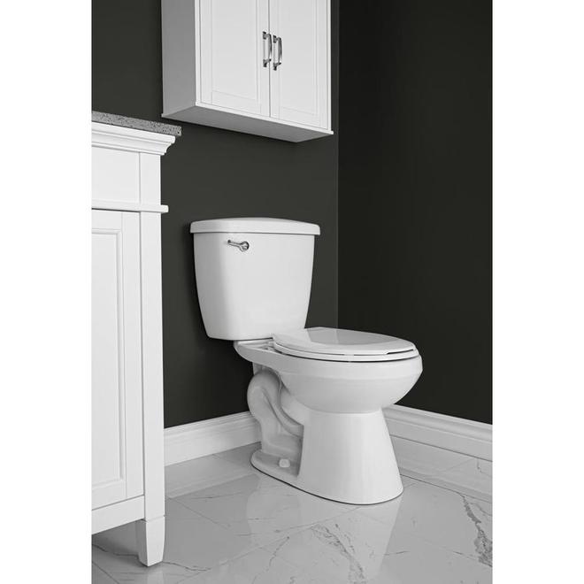 Le Porta Potti est la base des toilettes portables durables. Les toilettes  ont un verrou de couvercle intégré, un évidement pour ouvrir le couvercle,  une poignée de poussée améliorée et une poignée