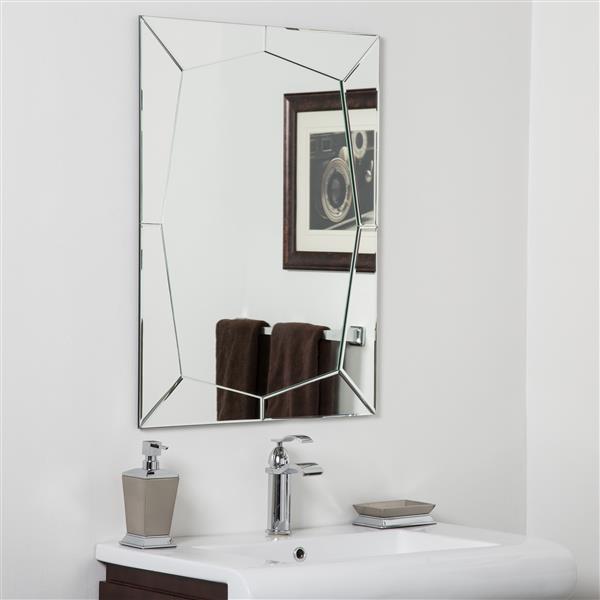 Decor Wonderland Carstadt Modern Bathroom Mirror - 31.5-in x 23.6-in