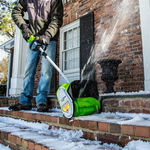 Pelle à neige Project Source en poly de 11 po avec manche en acier de 25 po