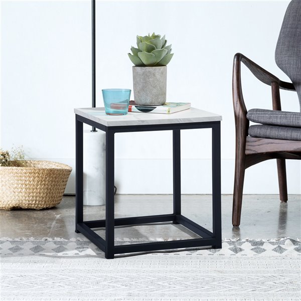 Table d'appoint carrée en composite Facto de FurnitureR, marbre blanc