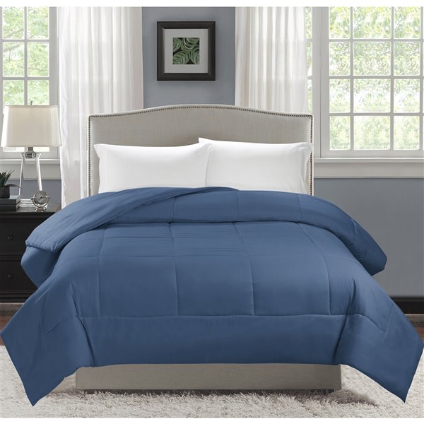 Couette en polyester avec rembourrage en polyester indigo uni, grand lit, par Swift Home