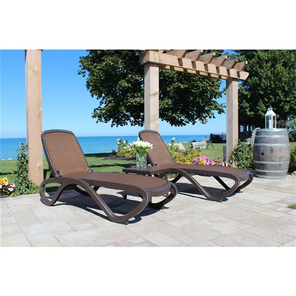 Ensemble de 2 chaises longues Oméga avec table d'appoint de Nardi