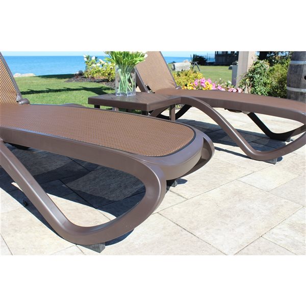 Ensemble de 2 chaises longues Oméga avec table d'appoint de Nardi