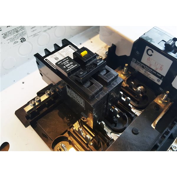 Homeline 15Amp TwoPole GFCI PlugIn Circuit Breaker CHOM215GFI Réno