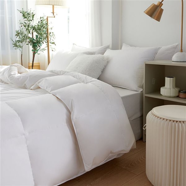 Royal Elite Light Weight 280 TC Recycle Down Duvet Reversible Queen